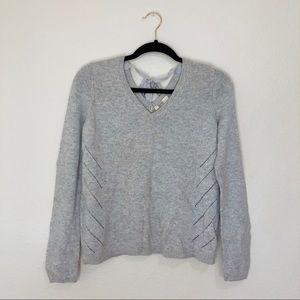 Moth Gray V-Neck Sweatshirt | Womens Size M